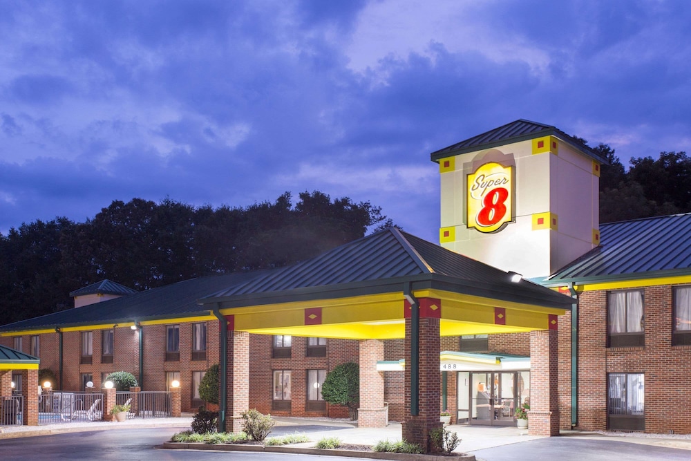 Super 8 by Wyndham Spartanburg/I-26 Exit 22 view 2