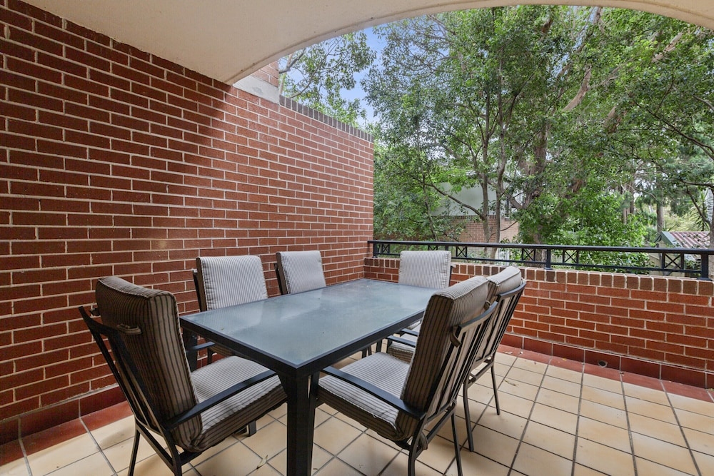 Bright Marrickville Flat With Balcony & Parking