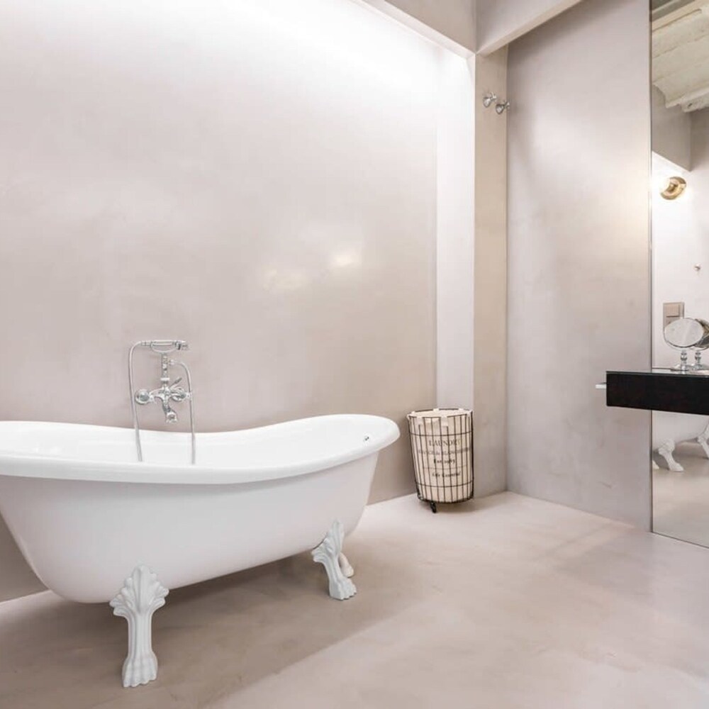 The Deauville Majestic 1 Bedroom in Chueca