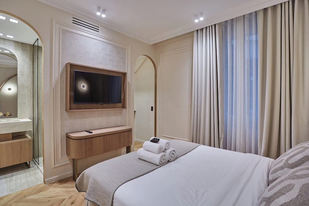 New/suite Air-conditioned Opera/louvre/ 2 Bedrooms