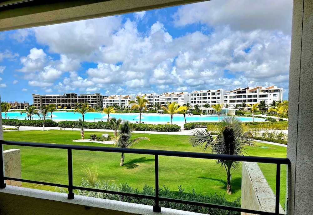 Oasis Turquesa Punta Cana Crystal Lagoon