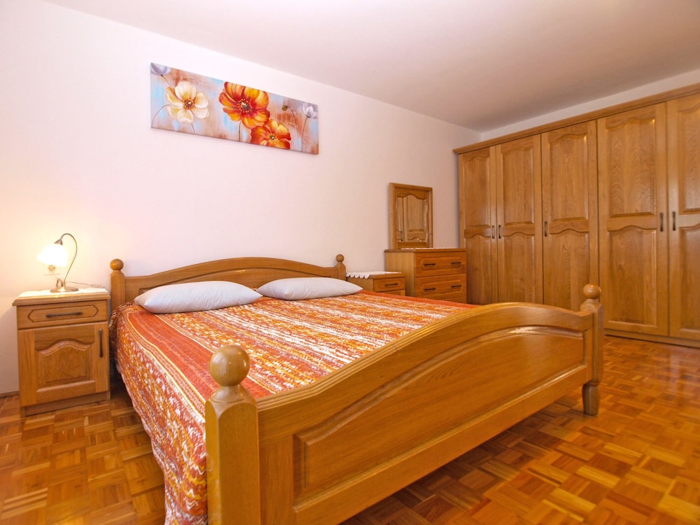 Apartment 1638