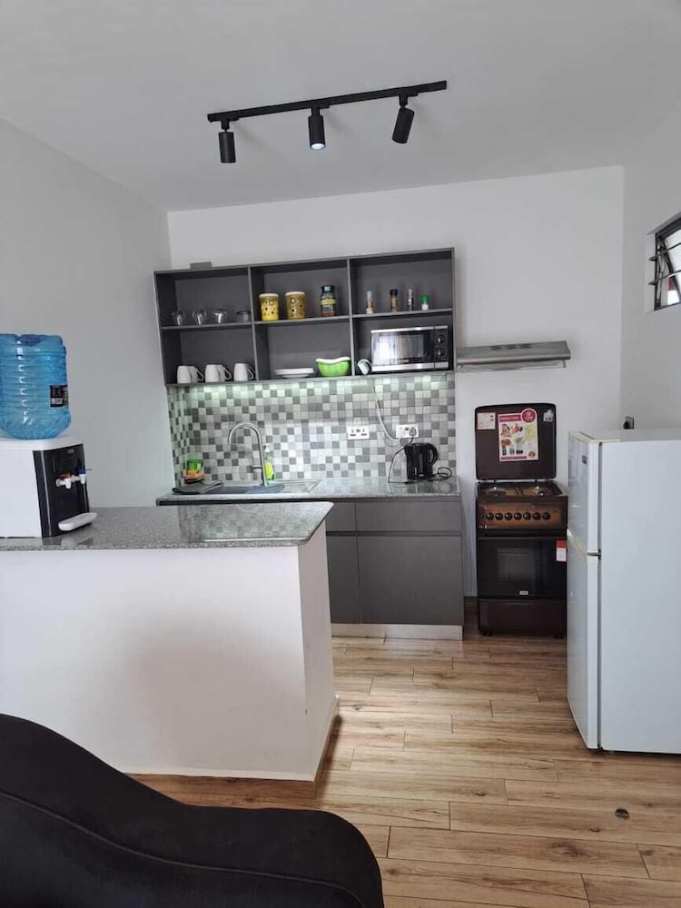 Lux Suites Tatu City Vacation House view 4