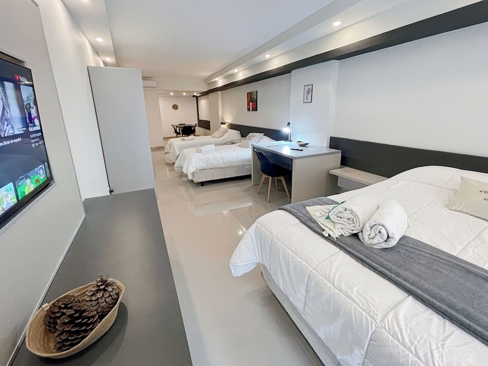 Ayres Suites Moreno