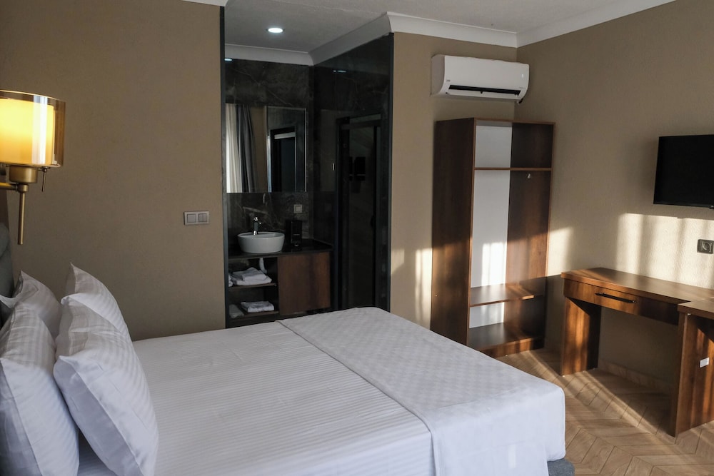 Gargaron Beach Hotel view 3