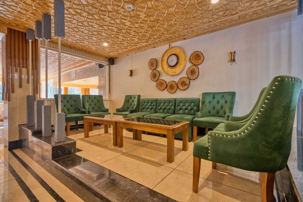 Xenious White House Eco Resort