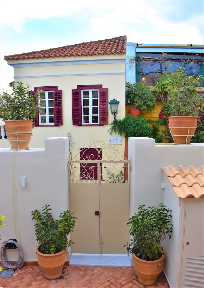 Acropolis Suites