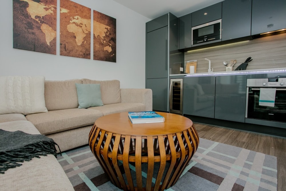 Modern 1 Bedroom Flat in Wandsworth