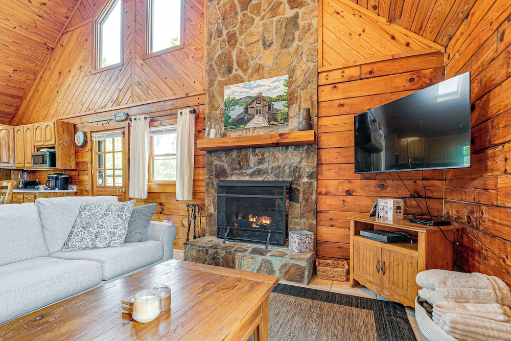 Hyco Lake Escape w/ Deck & Dock: Families Welcome!