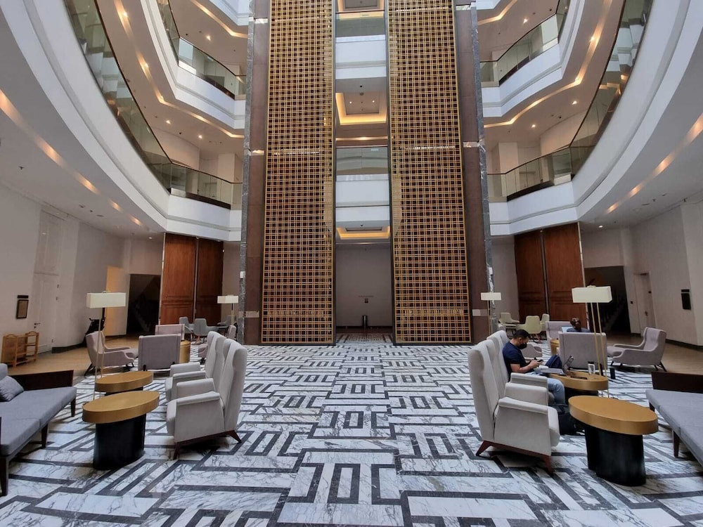 Lobby & Reception