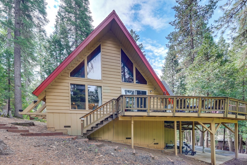 Sleek Blue Lake Springs Retreat w/ Deck & Yard!