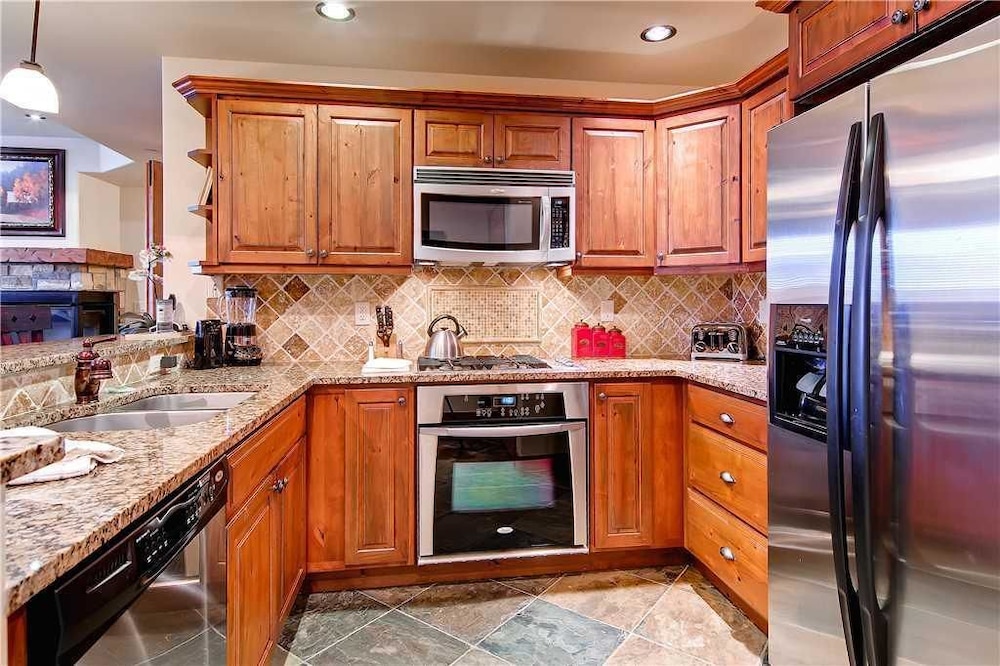 5112 Emerald Lodge, Trappeur's Crossing Apartment 2