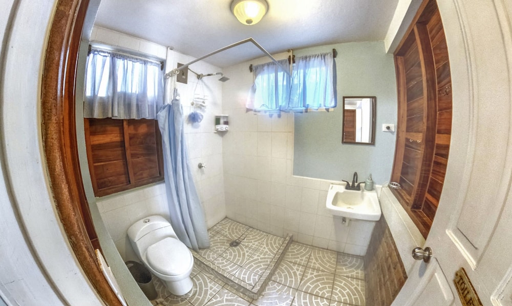 2 Casitas for 8 Guests on Beach Front w Pool AC