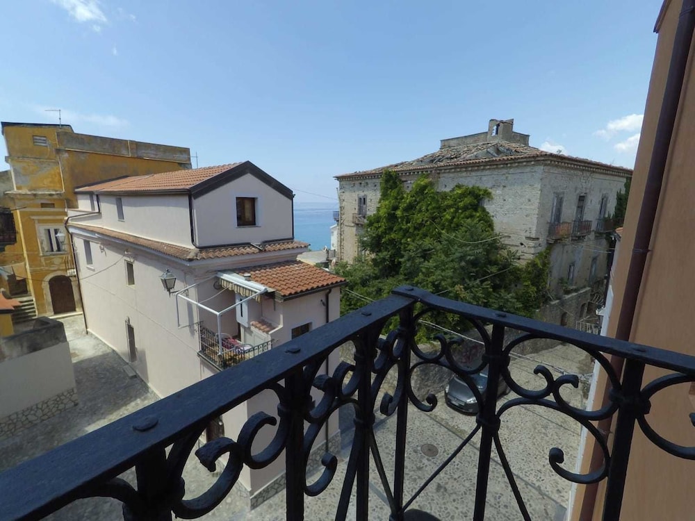 Caterina House