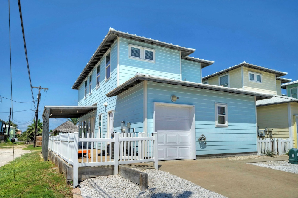 Pool Access, Private Patio Living, Near the Beach Seahorse Cove by Avantstay