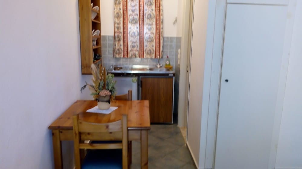 Captivating 1-bed Apartment in Lefkos view 4