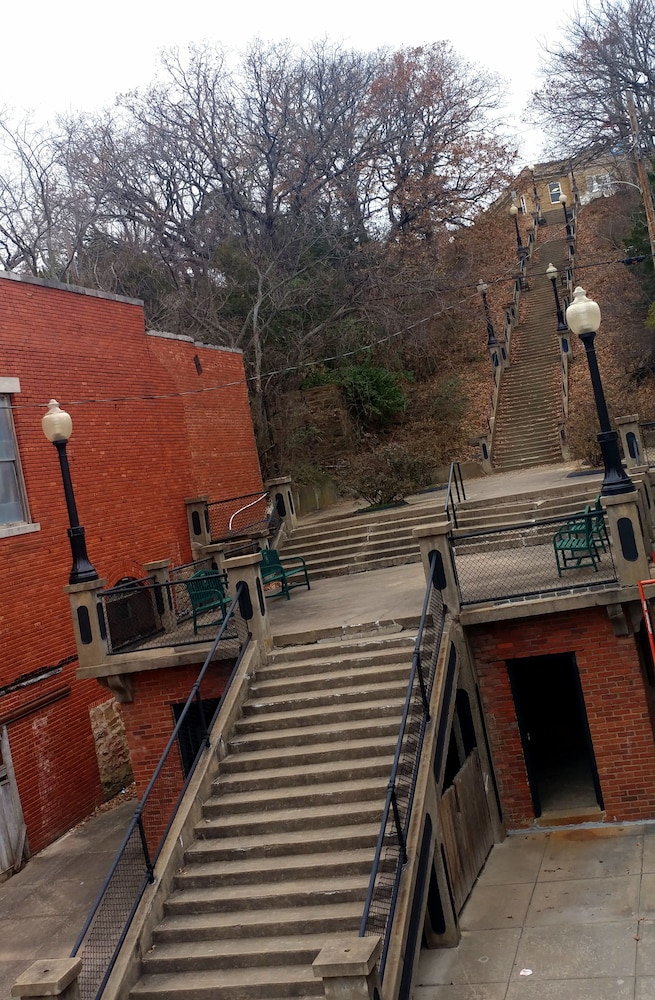 Historic Whiting Hotel Suites - Property Image 31