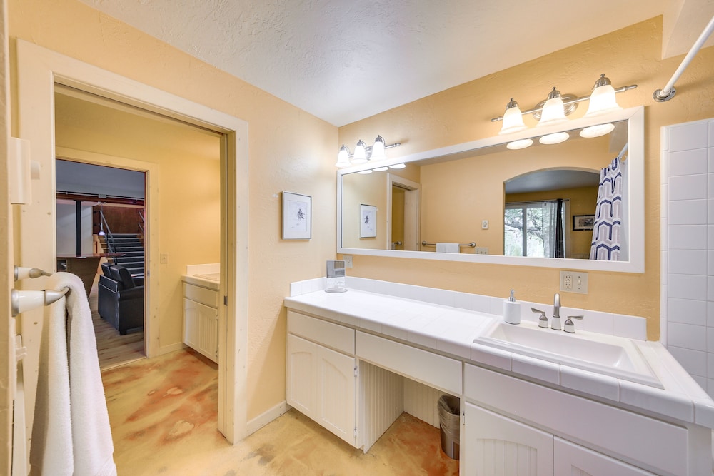 Sandpoint Vacations - 12 Mi to Schweitzer: Spacious Home w/ Deck! - Property Image 8