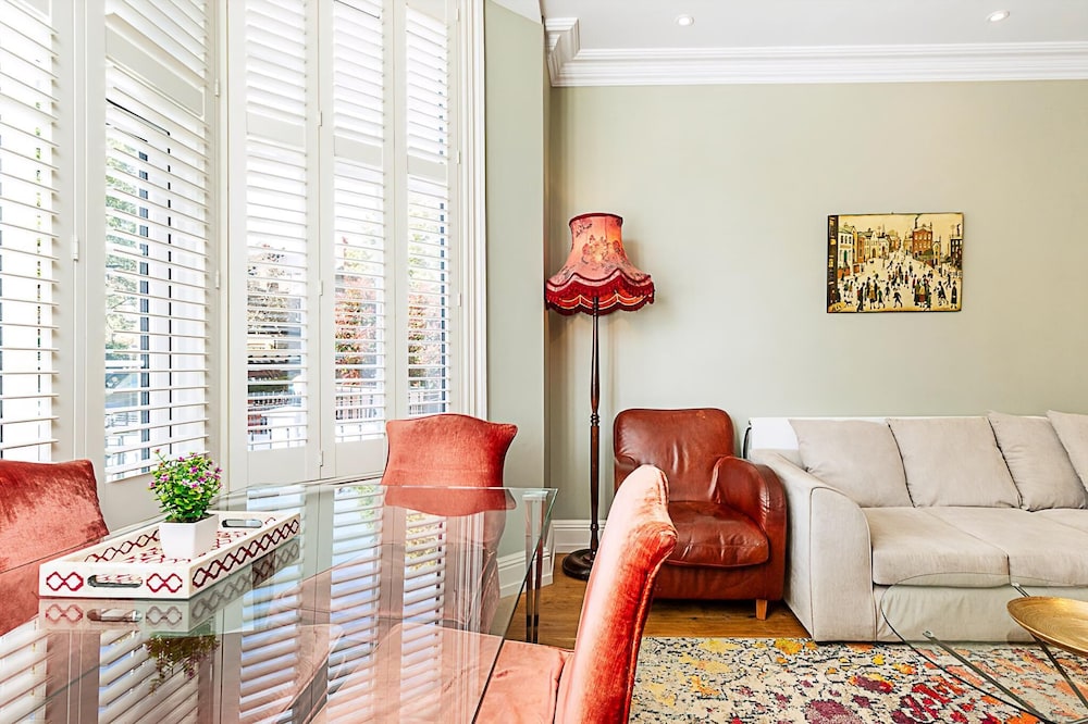 Chic Garden Flat in Leafy Ealing