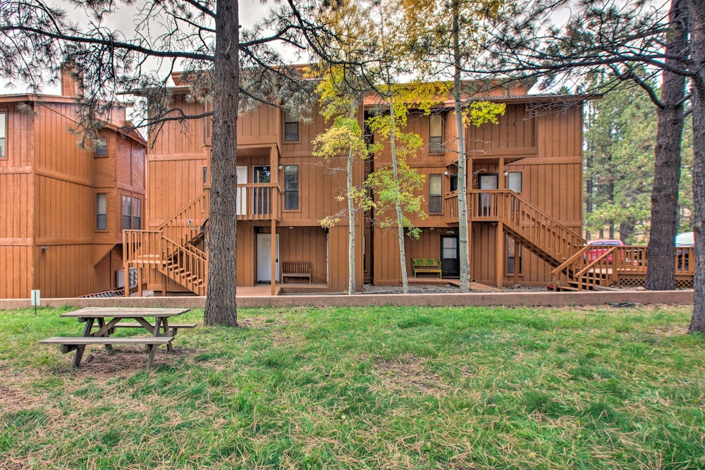 'the Gathering Place' Condo - Steps to Ski Lift! view 3