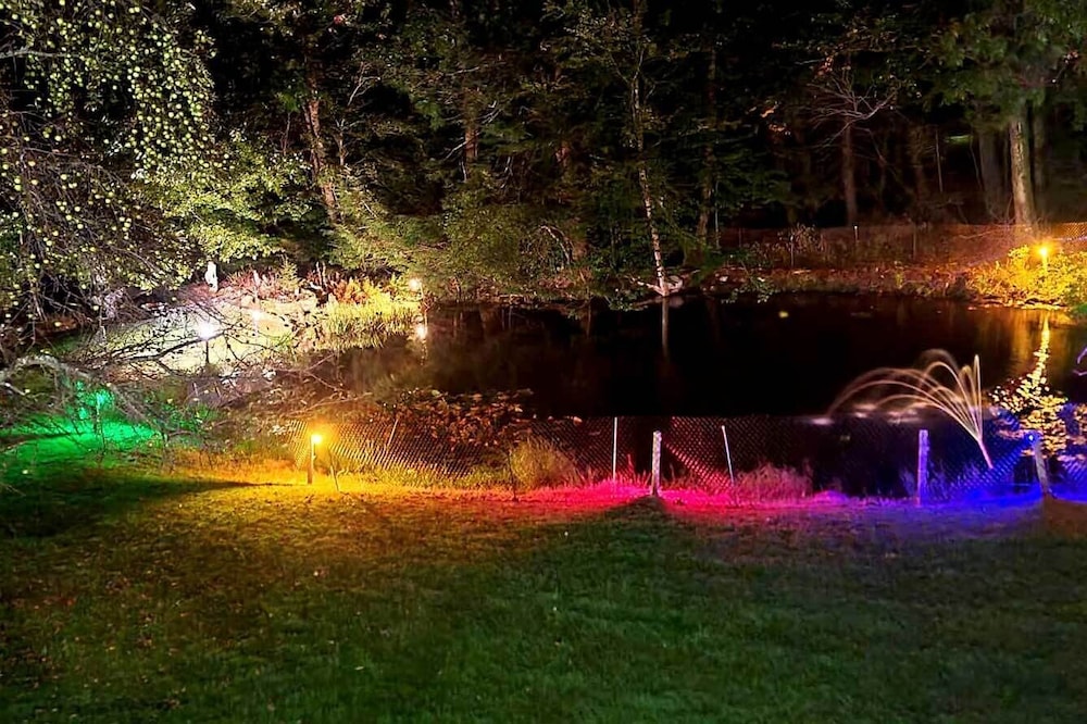 Spacious Tobyhanna Home & Guest Home: 3 Mi to Lake view 4