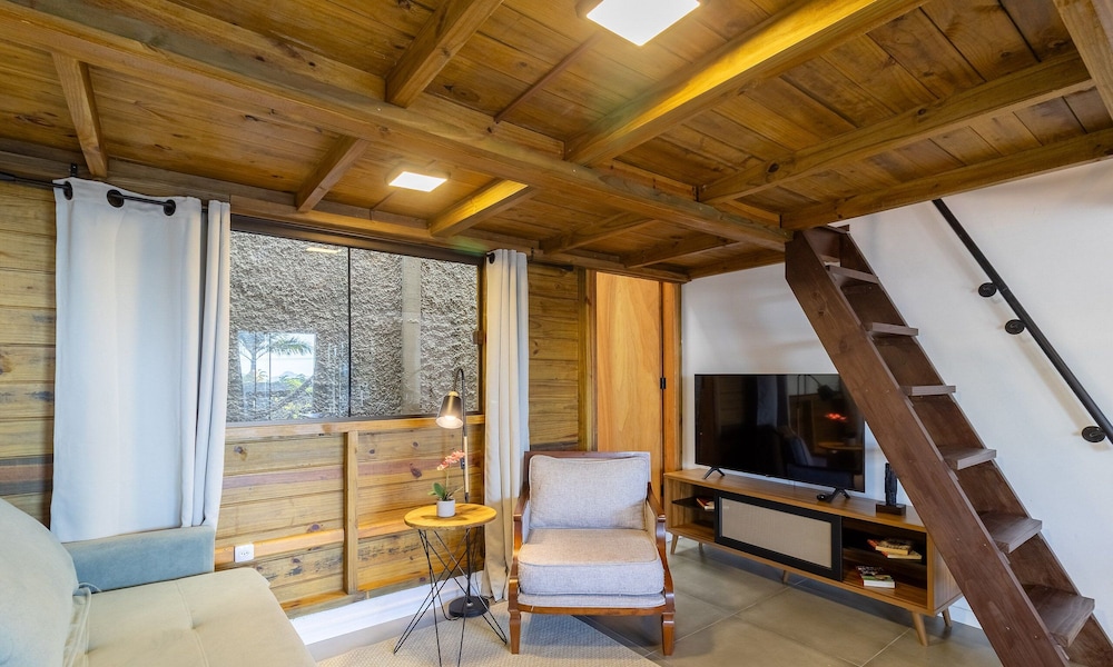 Your Getaway in Florianopolis, Just Minutes From the Beach NDE