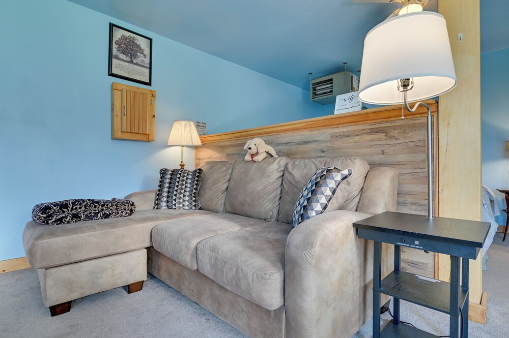 Cozy Catskills Studio Rental w/ Mountain Views!