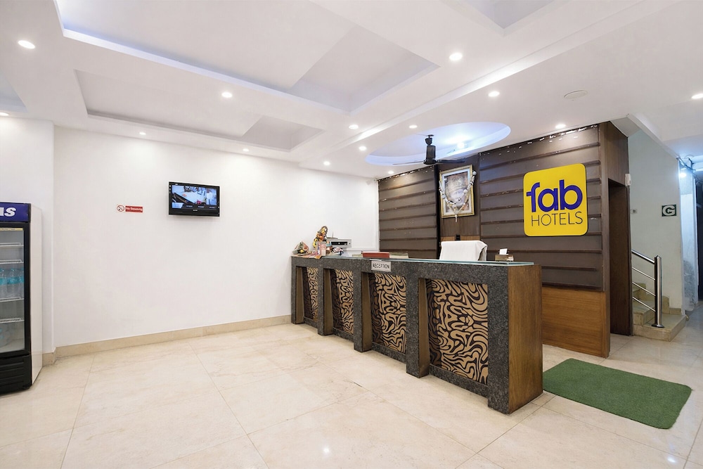 Fabhotel Aura Palace
