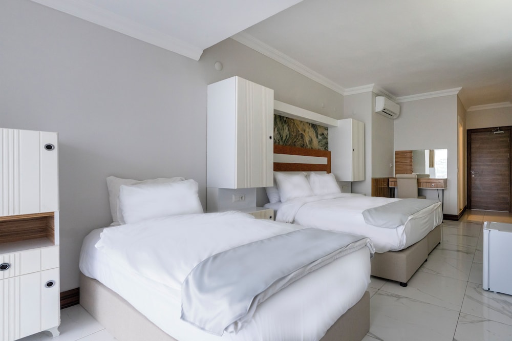 Sude Beach Resort Hotel