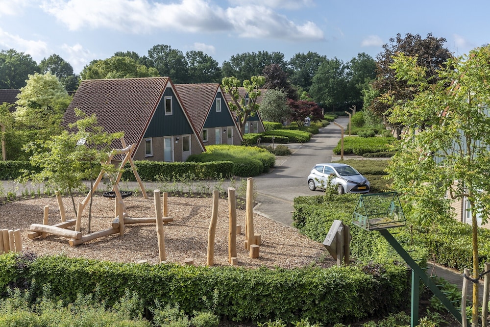 Detached House With Garden Near the Mookerplas