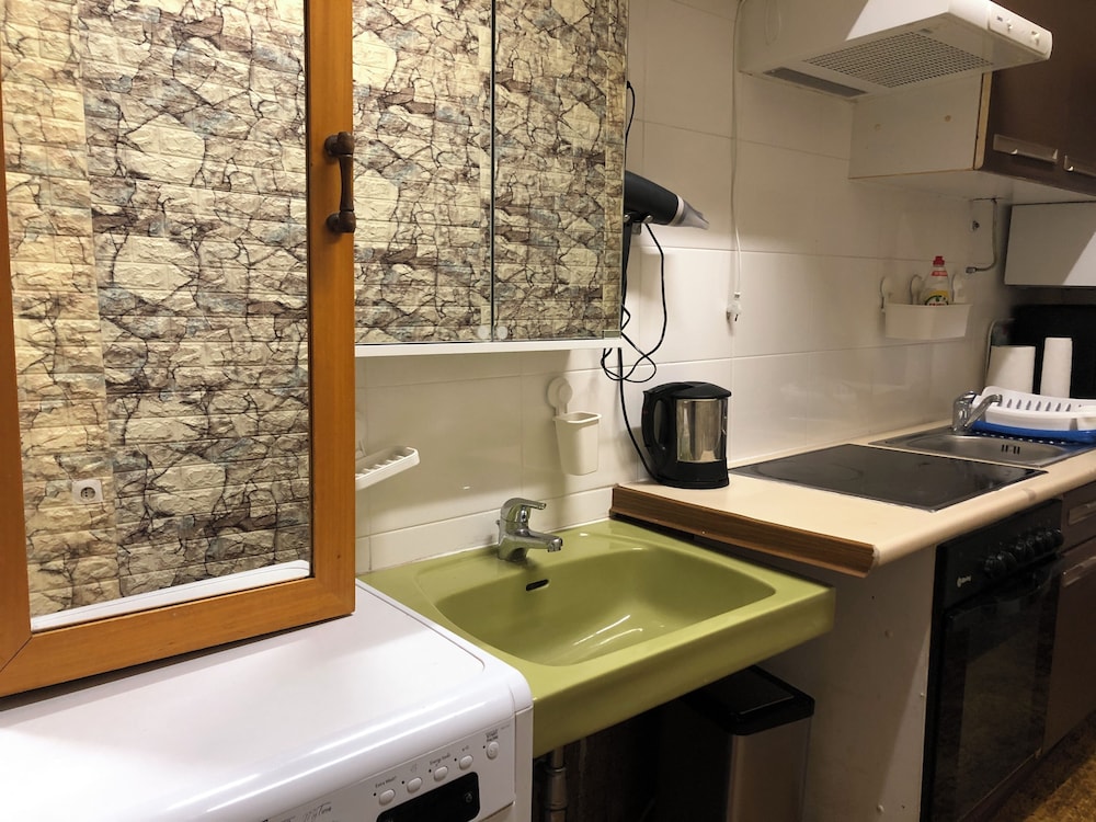 Modern 2BR Apartment Near Danube