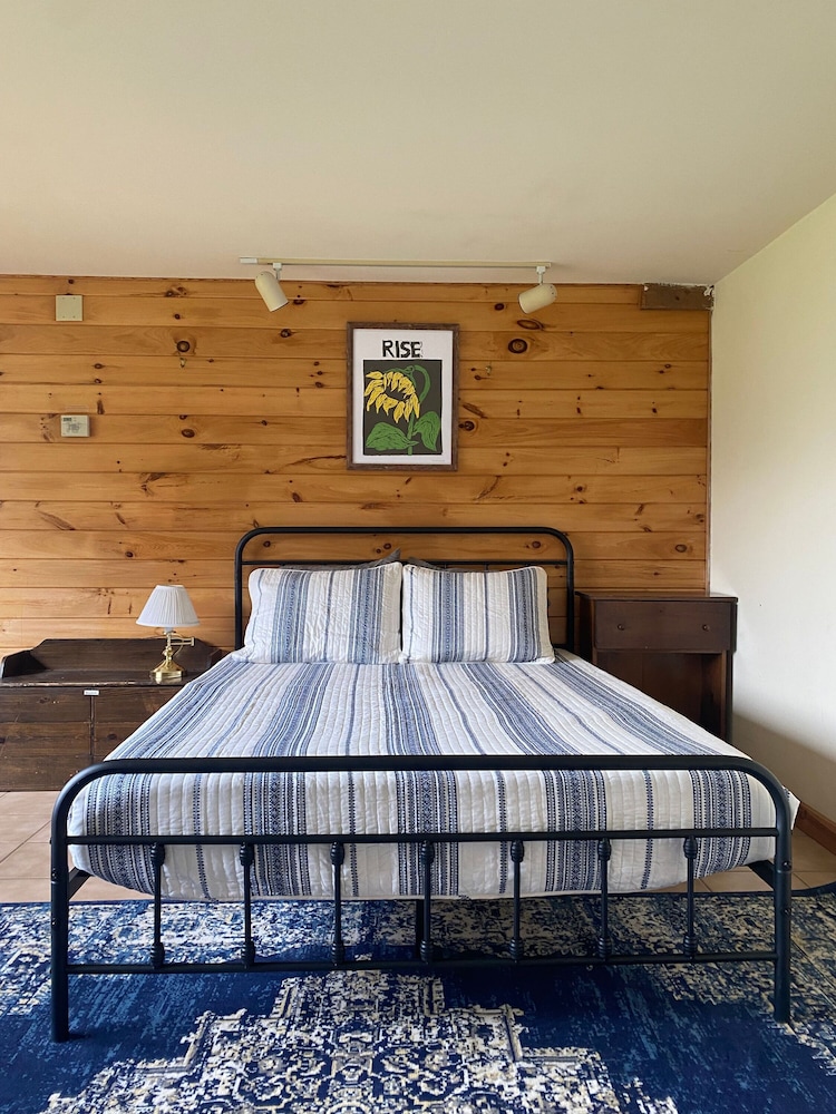 Relaxing Nature Retreat Perfect for Large Groups