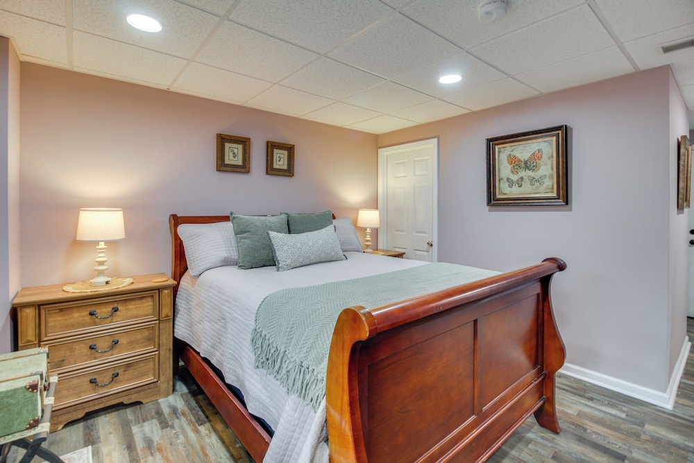 Community Perks: Mtn-view Ellijay Cabin w/ Hot Tub