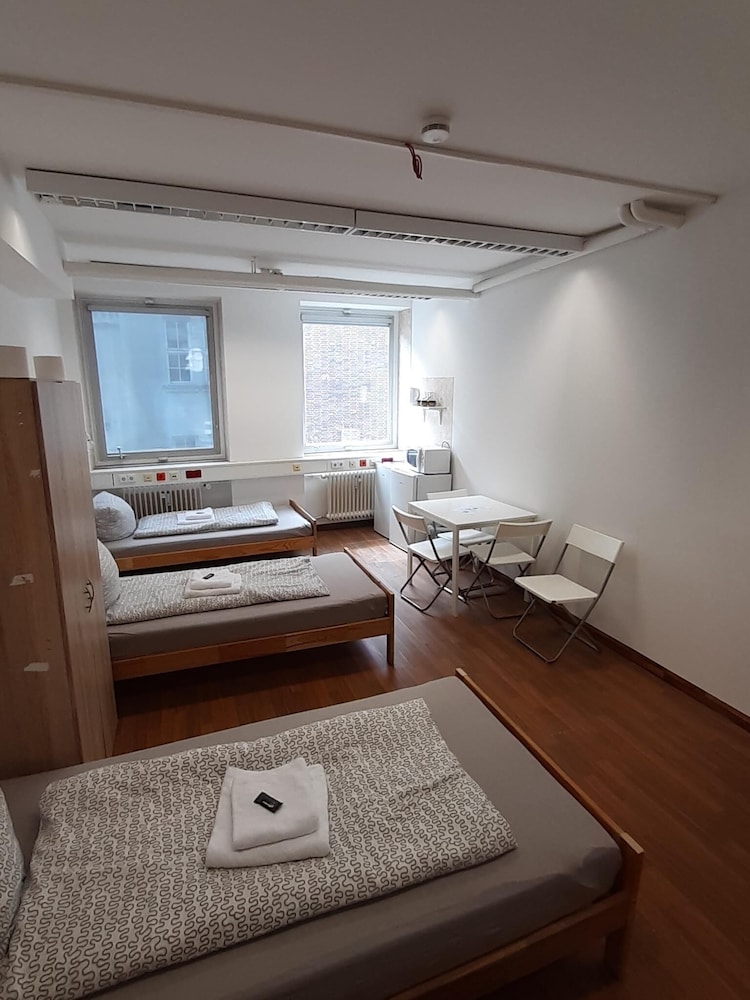 2-Rent Group Hostel Zimmer&Apartments GKP2