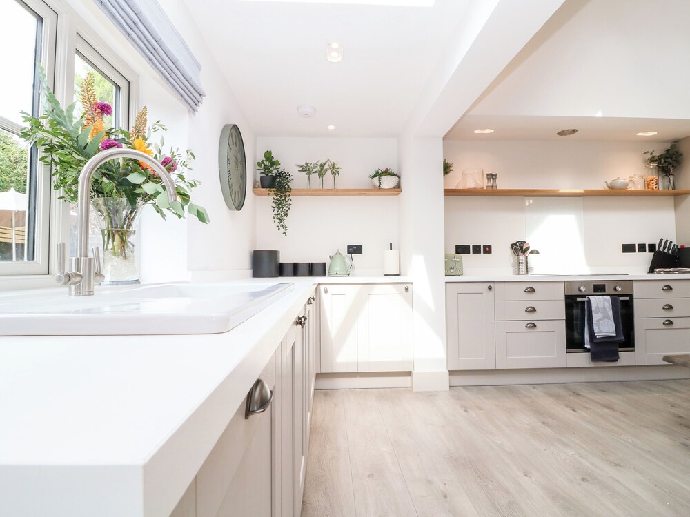 12 Manor Farm Close