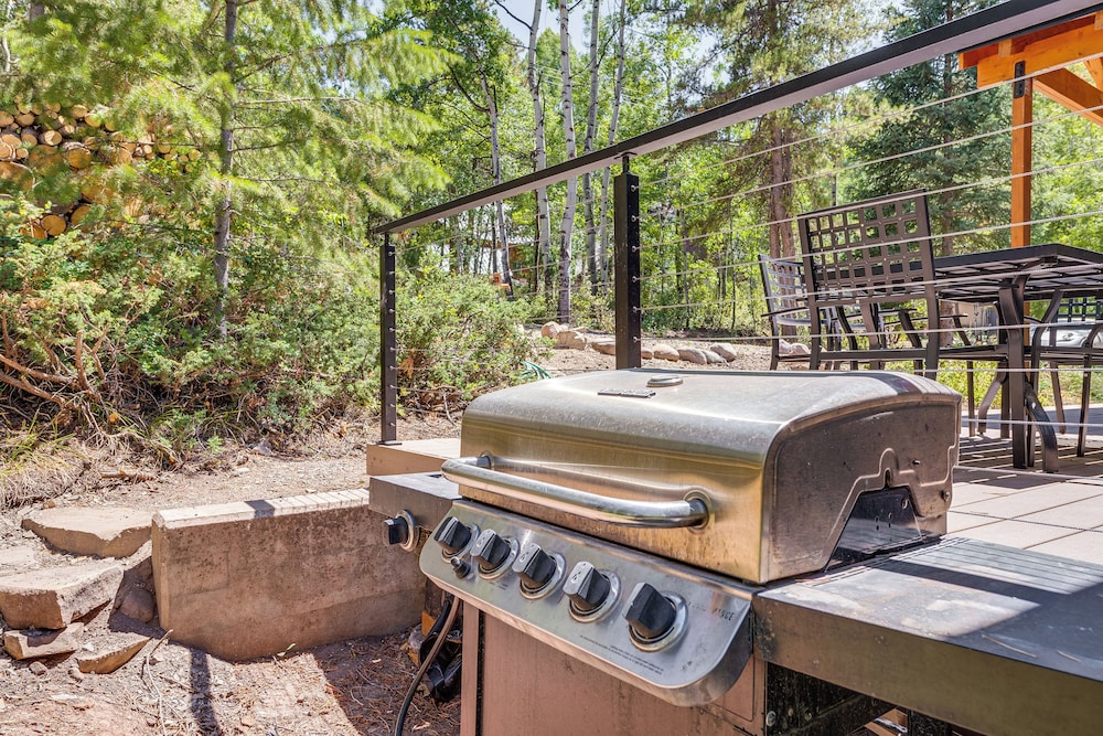Lake Access, Mtn Views: 'cooks Cabin' in Kamas!