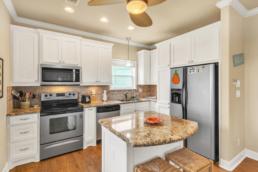 Sea Song 2 Bedroom Home by RedAwning