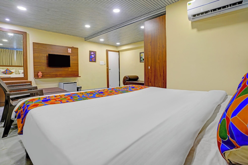 Fabhotel Ojas Inn