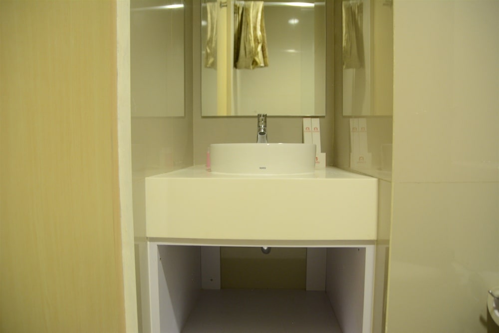 Brand New Studio Tree Park Apartment near ICE BSD