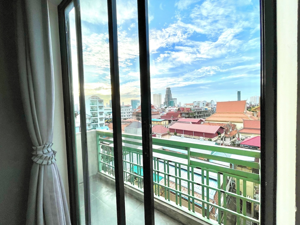 SKY HOTEL Central Phnom Penh - Rooms & Apartments
