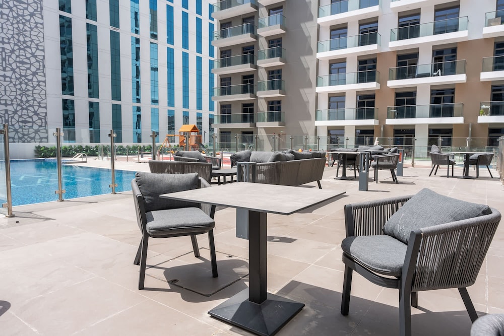 Charismatic Studio in Laya Heights Perfect for 2