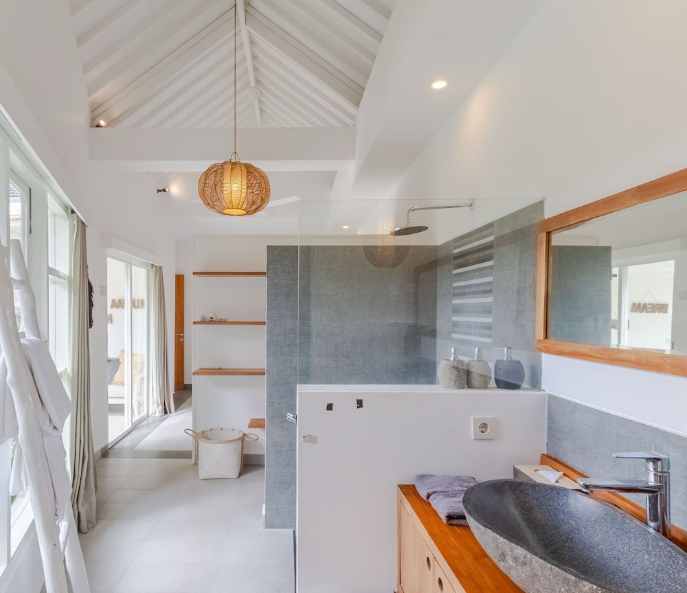 Villa Mylandro by Pertama Management