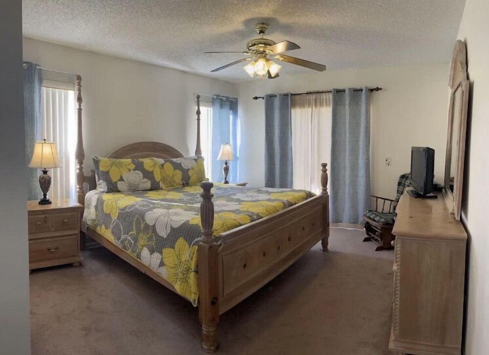 South Facing W/ Private Pool & Spa - Image 4