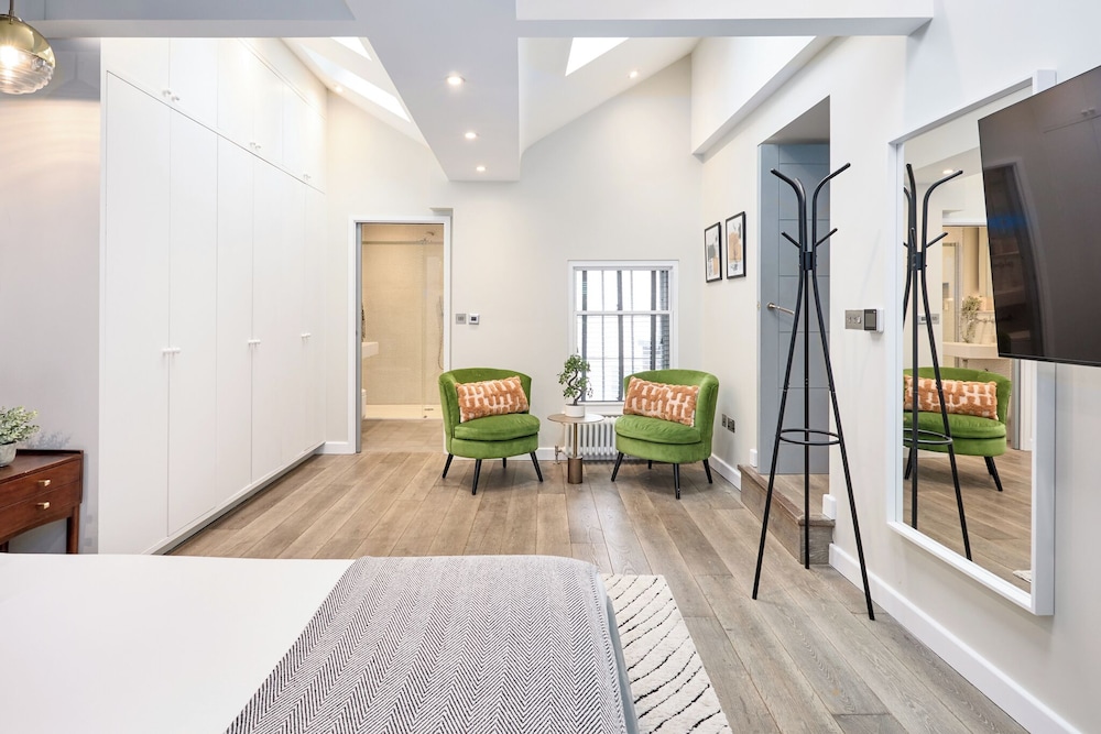 Be London - The Chinatown Residences