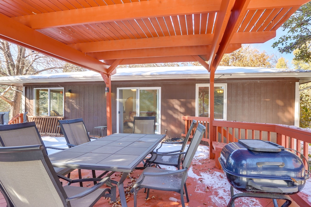 Lakewood Gem w/ Deck  7 Mi to Downtown Denver - Property Image 5