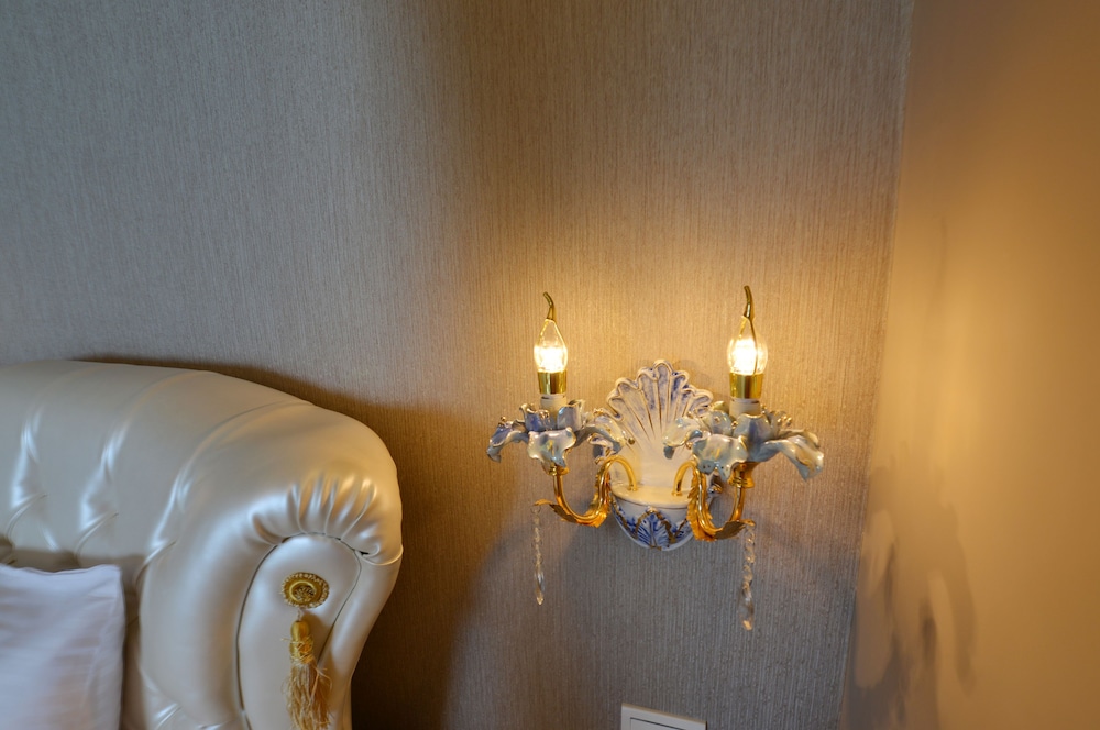 White Spray B&B
