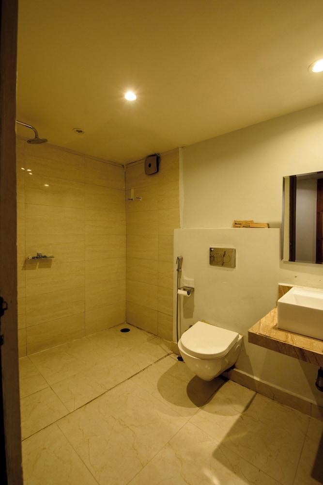 Emerald Hotel