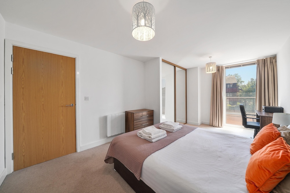 Kennet House Superior Serviced Apartment
