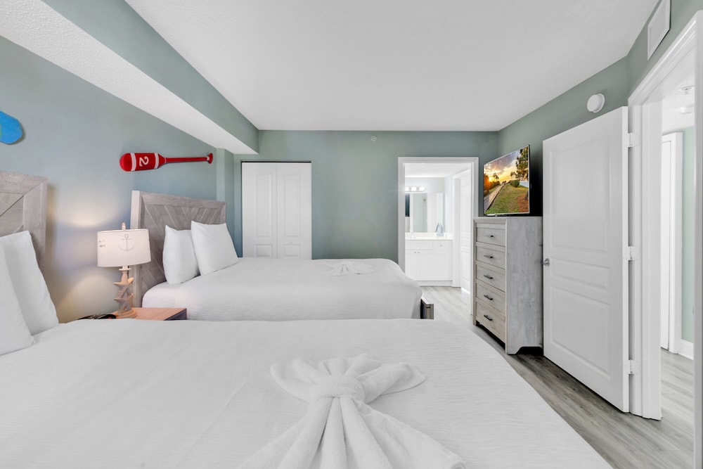 Conway Vacations - Baywatch Resort Oceanfront Dream Maker - Property Image 3