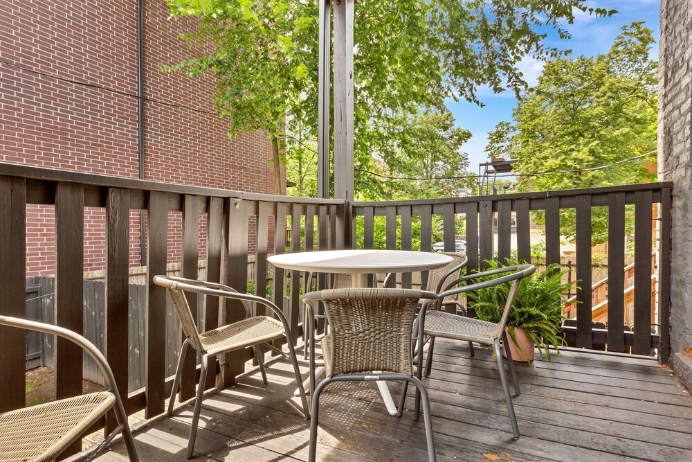 Modern Condo Oasis In The Heart Of Chicago 4 Bedroom Home by RedAwning — Chicago